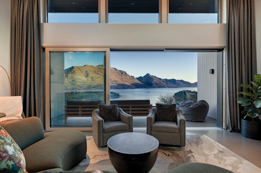 52 Suburb Street, Queenstown Hill