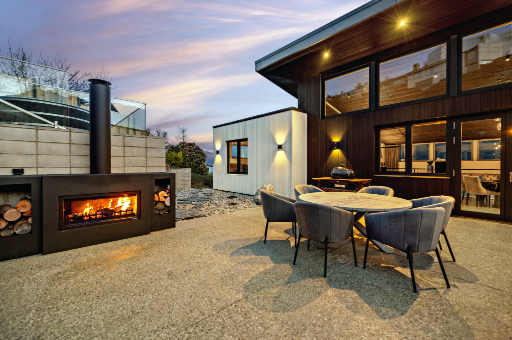 52 Suburb Street, Queenstown Hill