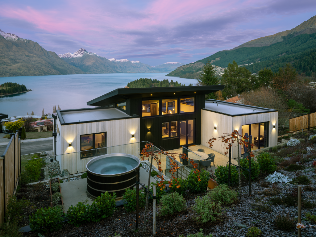 52 Suburb Street, Queenstown Hill