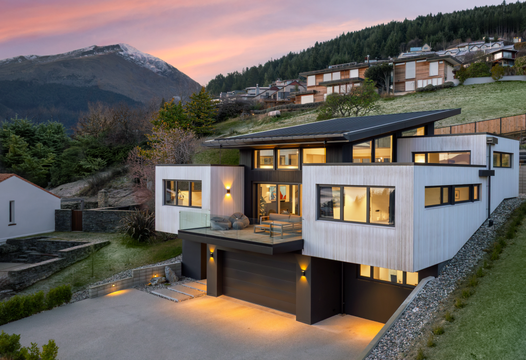 52 Suburb Street, Queenstown Hill