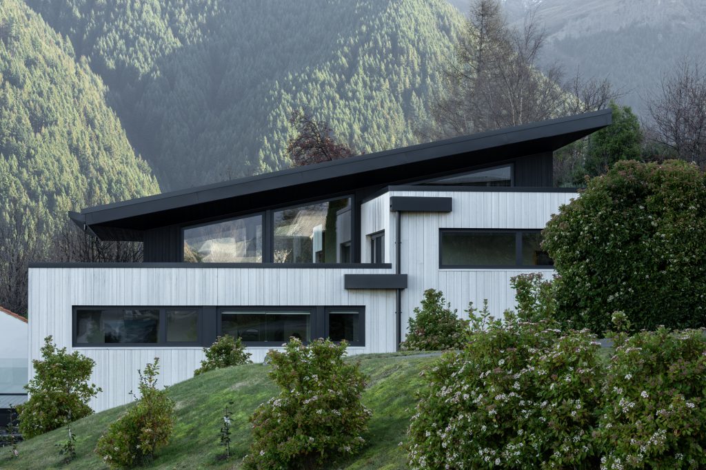 52 Suburb Street, Queenstown Hill