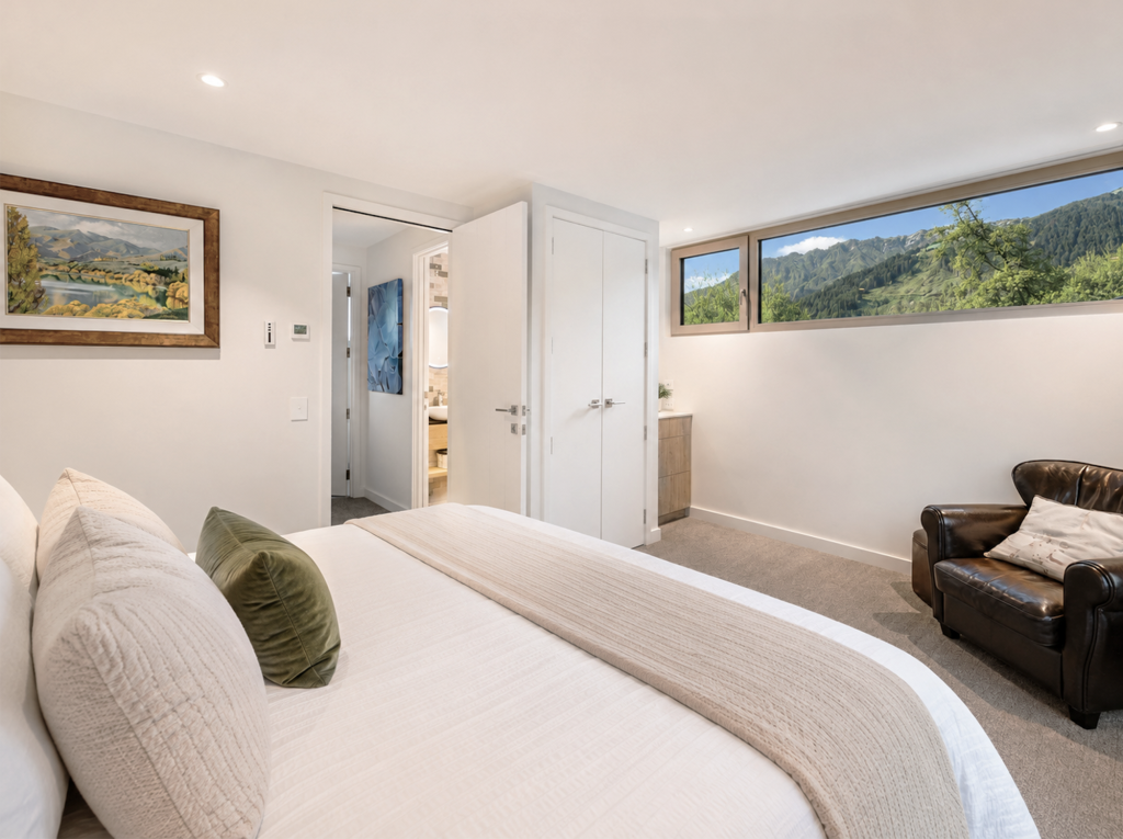 52 Suburb Street, Queenstown Hill