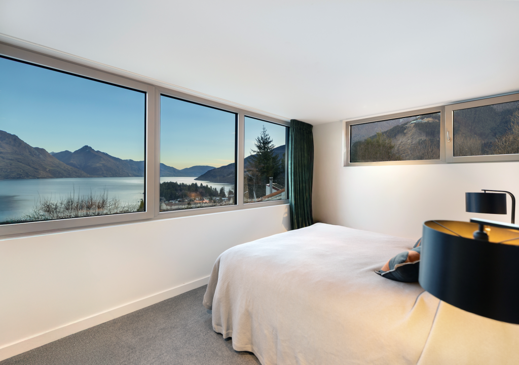 52 Suburb Street, Queenstown Hill