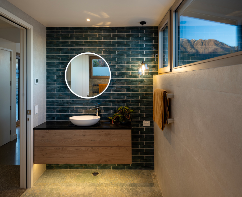 52 Suburb Street, Queenstown Hill