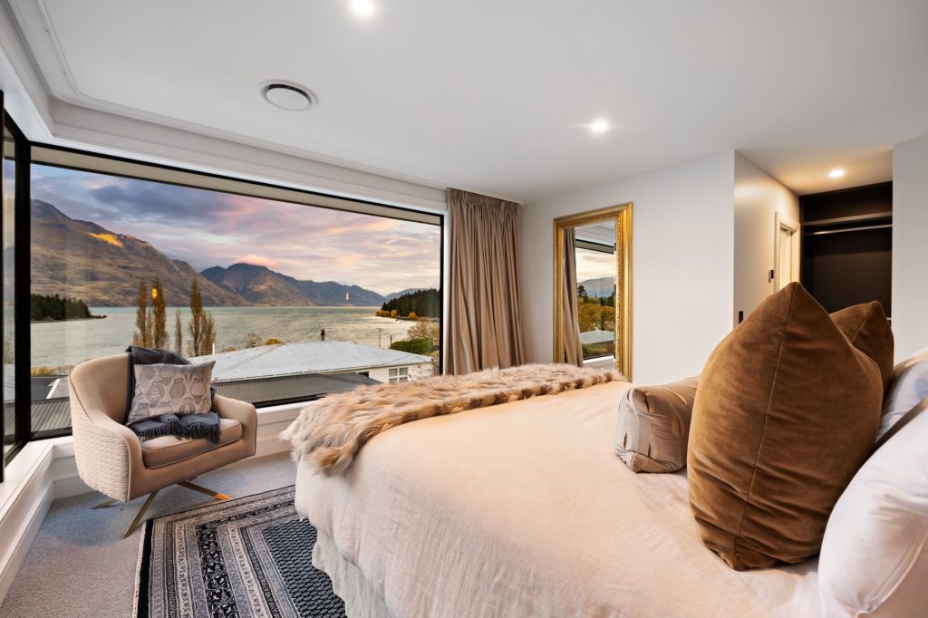 9 Suburb Street, Queenstown