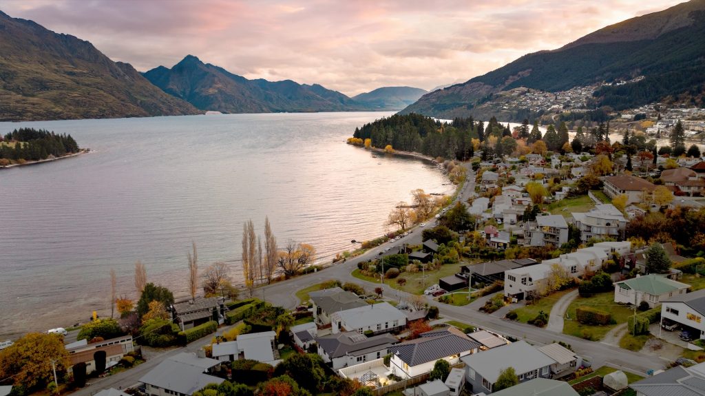9 Suburb Street, Queenstown