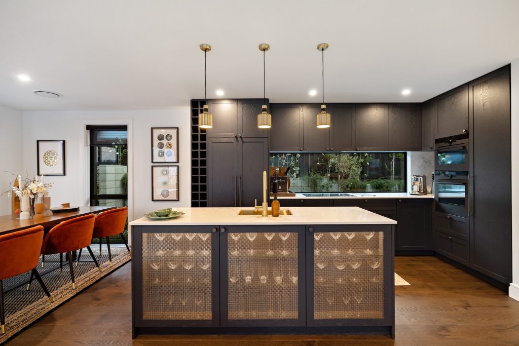 9 Suburb Street, Queenstown